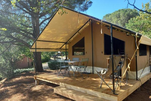Onlycamp Le Pont Romain Yvré-lʼÉvêque Exteriör bild